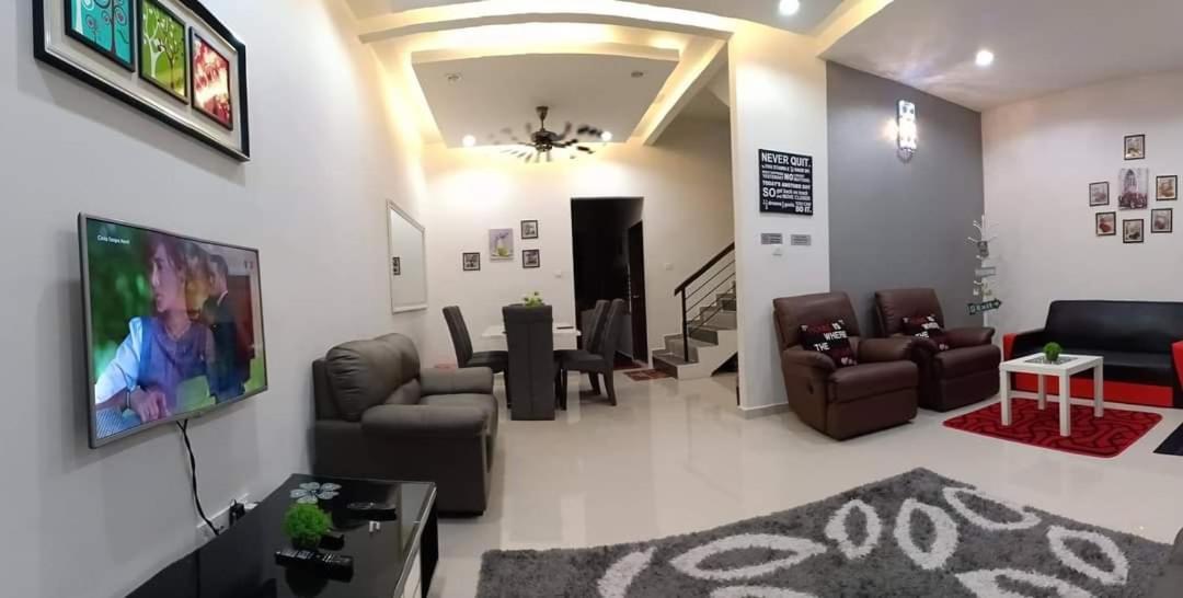 Amanda Homestay Dungun 1 Esterno foto